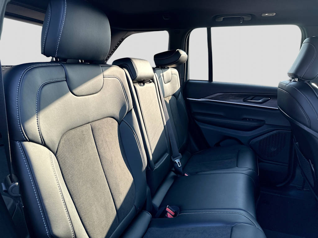 Thumbnail: 2026 Jeep Grand Cherokee - 13