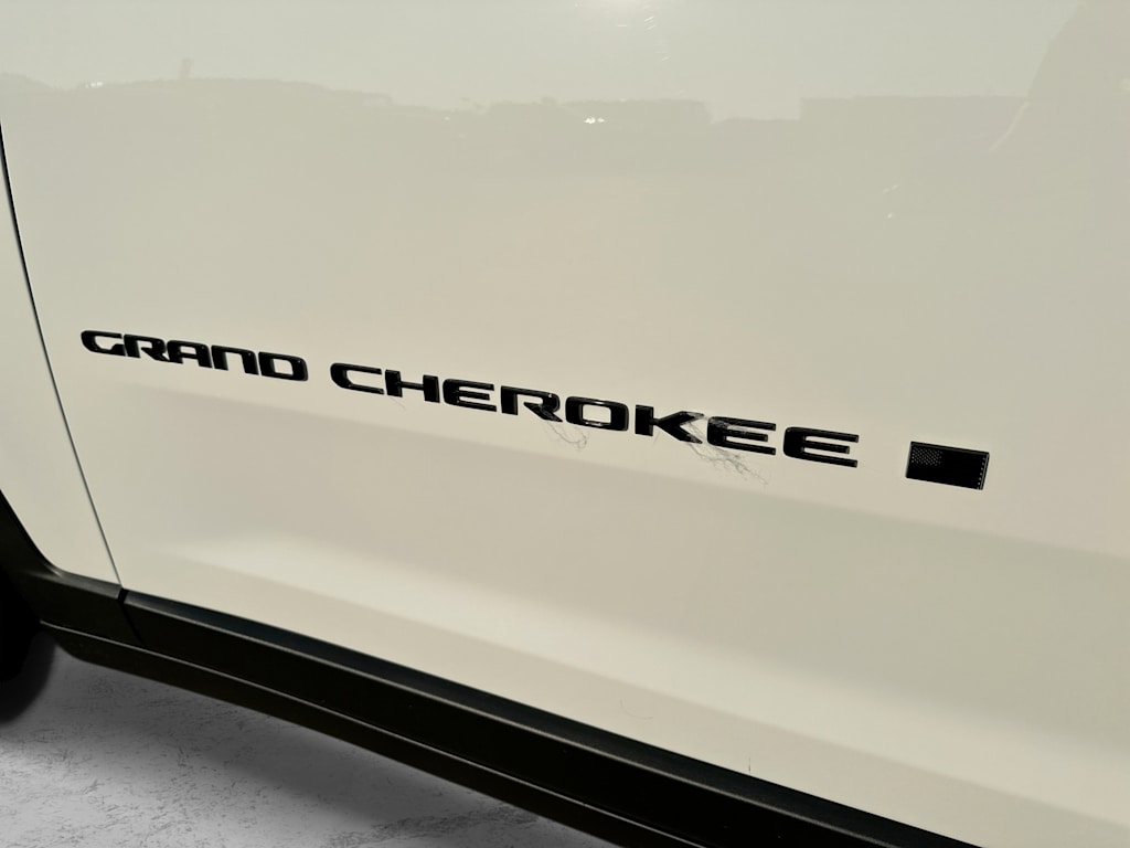 Thumbnail: 2026 Jeep Grand Cherokee - 7
