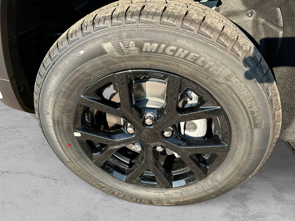 Thumbnail: 2026 Jeep Grand Cherokee - 8