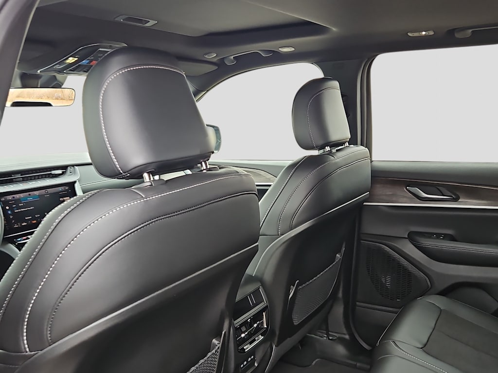 Thumbnail: 2026 Jeep Grand Cherokee - 10