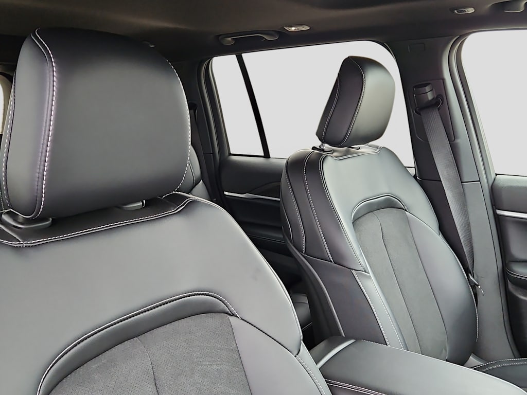 Thumbnail: 2026 Jeep Grand Cherokee - 9
