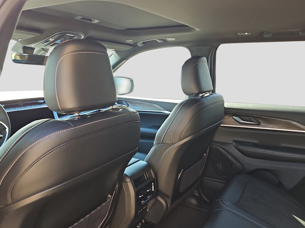 Thumbnail: 2026 Jeep Grand Cherokee - 12