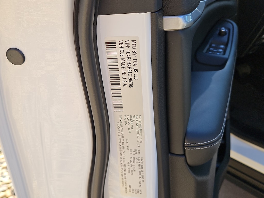 Thumbnail: 2026 Jeep Grand Cherokee - 16