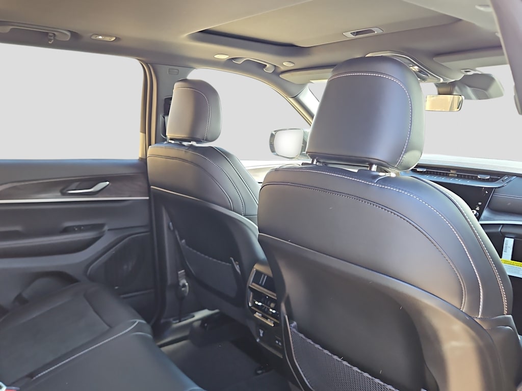 Thumbnail: 2026 Jeep Grand Cherokee - 22