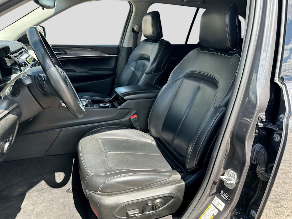 Thumbnail: 2022 Jeep Grand Cherokee - 11