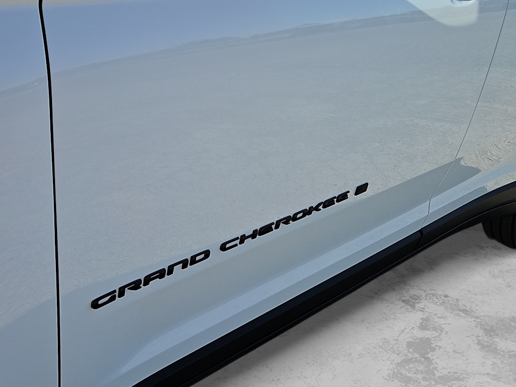 Thumbnail: 2026 Jeep Grand Cherokee - 7