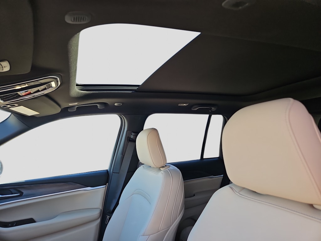 Thumbnail: 2026 Jeep Grand Cherokee - 24