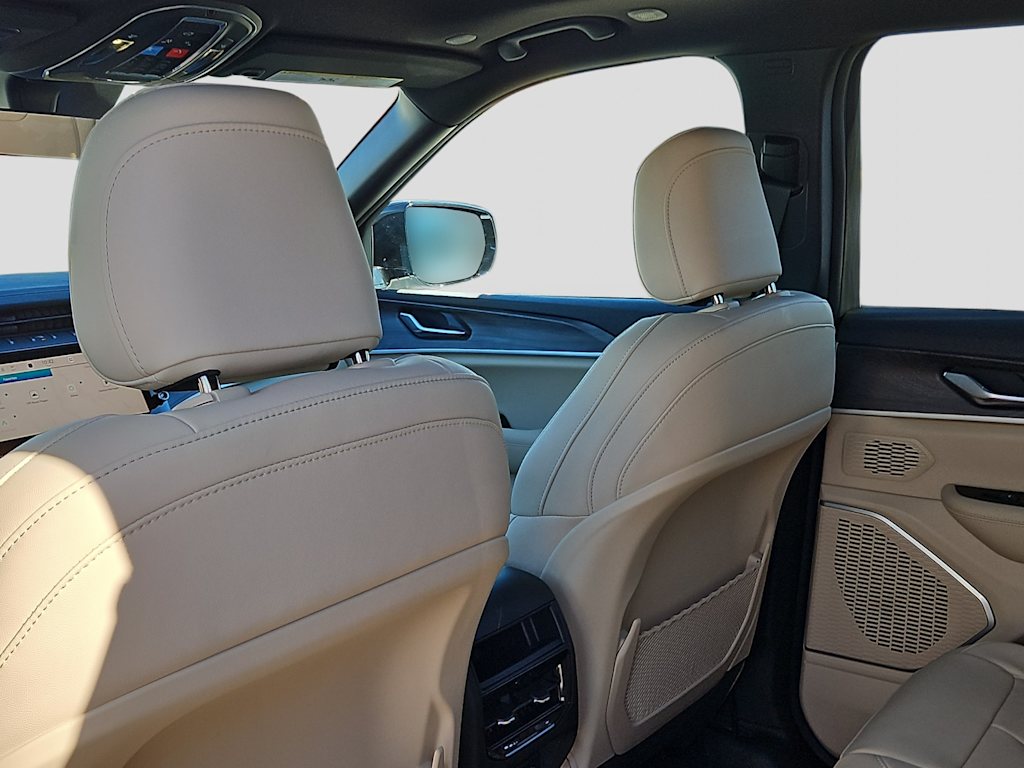 Thumbnail: 2026 Jeep Grand Cherokee - 11