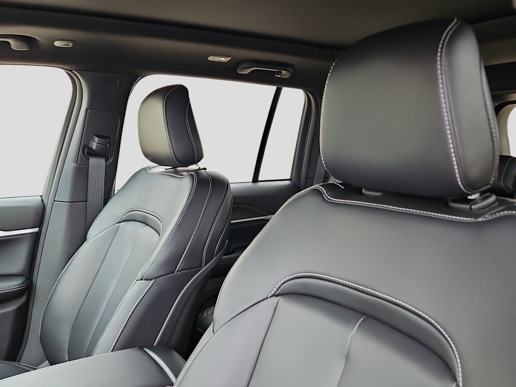 Thumbnail: 2026 Jeep Grand Cherokee - 10