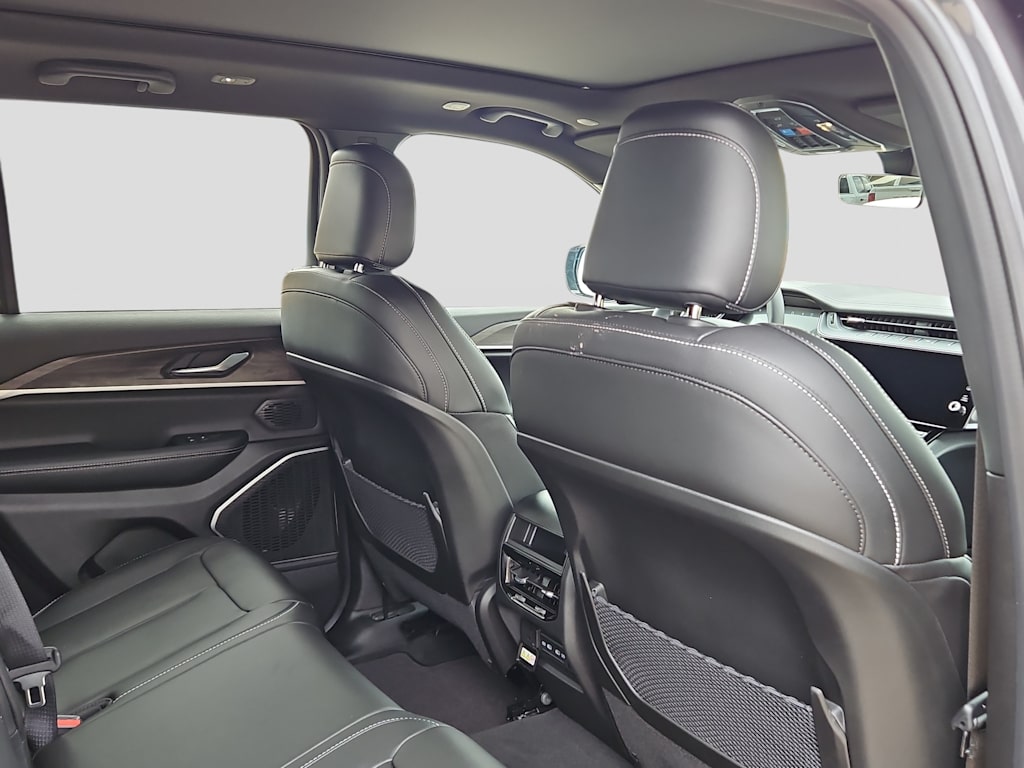 Thumbnail: 2026 Jeep Grand Cherokee - 12