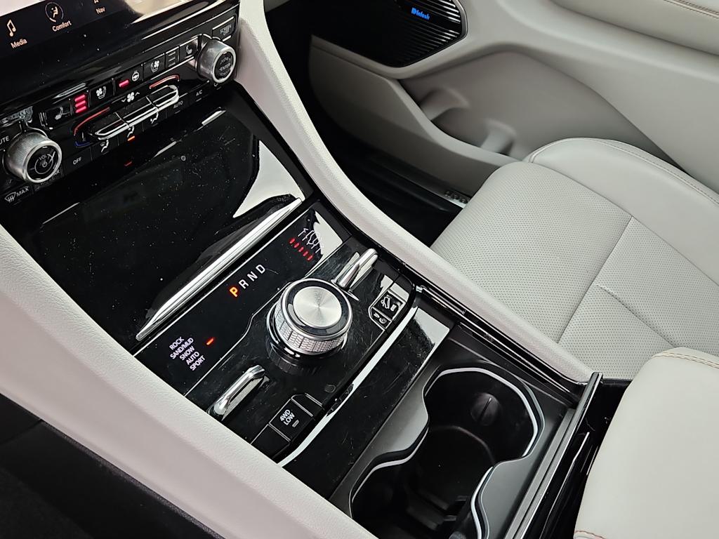 Thumbnail: 2022 Jeep Grand Cherokee - 13