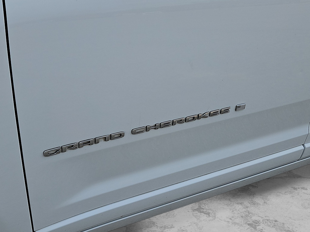Thumbnail: 2022 Jeep Grand Cherokee - 8