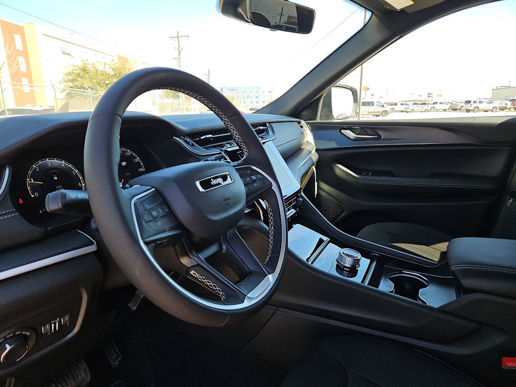 Thumbnail: 2026 Jeep Grand Cherokee L - 2