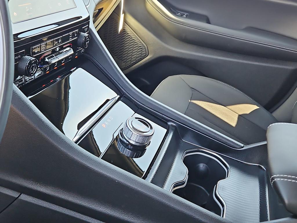 Thumbnail: 2026 Jeep Grand Cherokee L - 14