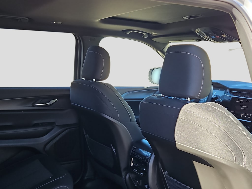 Thumbnail: 2026 Jeep Grand Cherokee L - 11