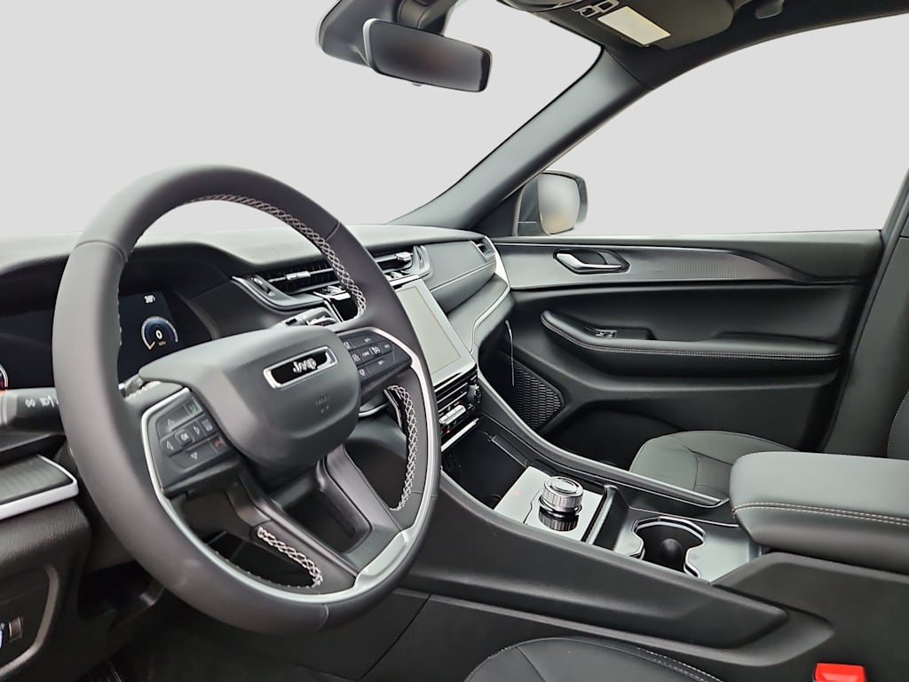 Thumbnail: 2025 Jeep Grand Cherokee L - 2