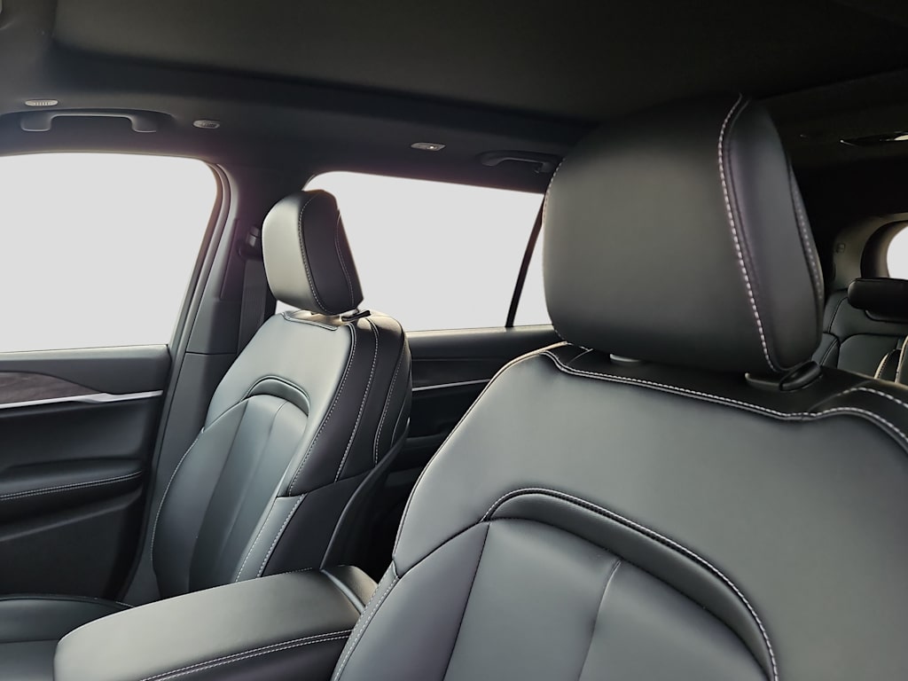 Thumbnail: 2026 Jeep Grand Cherokee L - 10