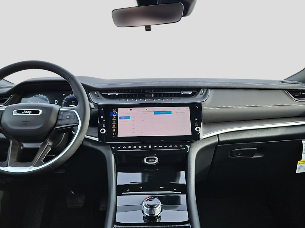 Thumbnail: 2026 Jeep Grand Cherokee L - 9