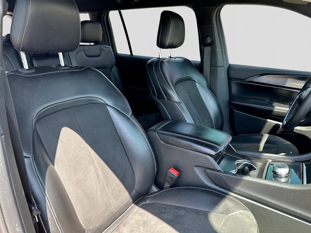 Thumbnail: 2023 Jeep Grand Cherokee L - 28