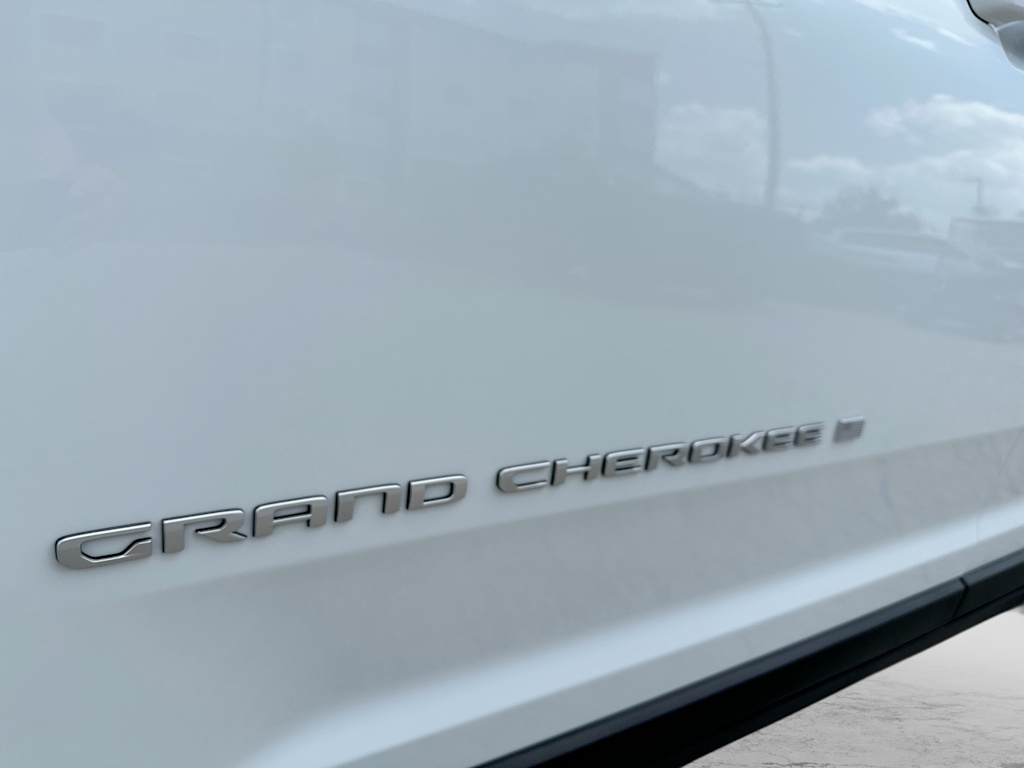 Thumbnail: 2026 Jeep Grand Cherokee L - 7