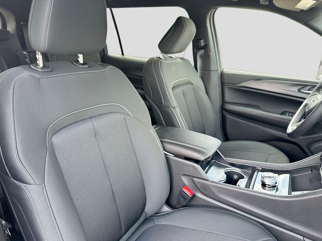 Thumbnail: 2026 Jeep Grand Cherokee L - 27
