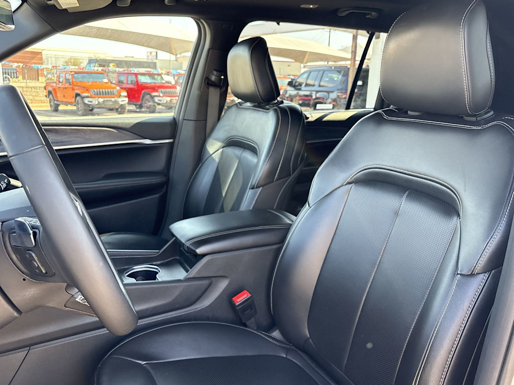 Thumbnail: 2024 Jeep Grand Cherokee L - 11