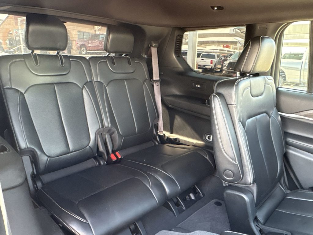 Thumbnail: 2024 Jeep Grand Cherokee L - 24