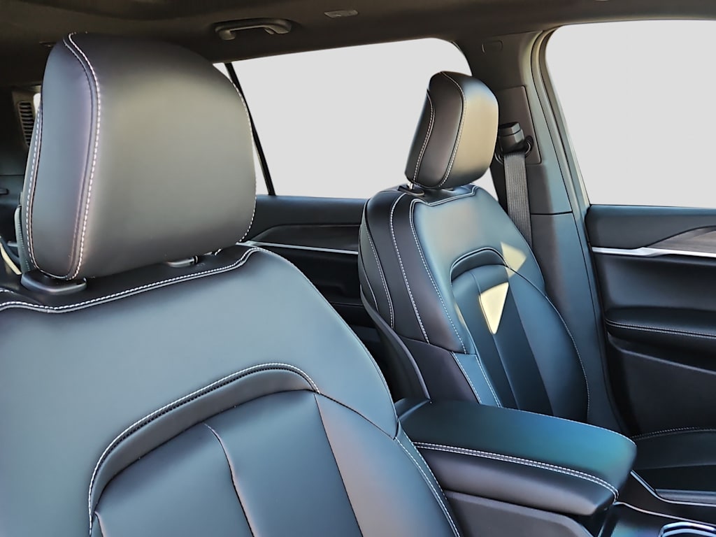 Thumbnail: 2025 Jeep Grand Cherokee L - 10