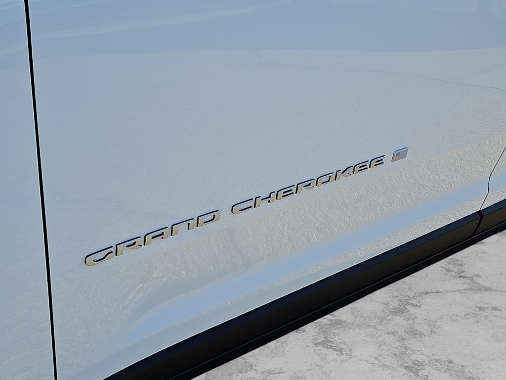 Thumbnail: 2025 Jeep Grand Cherokee L - 7