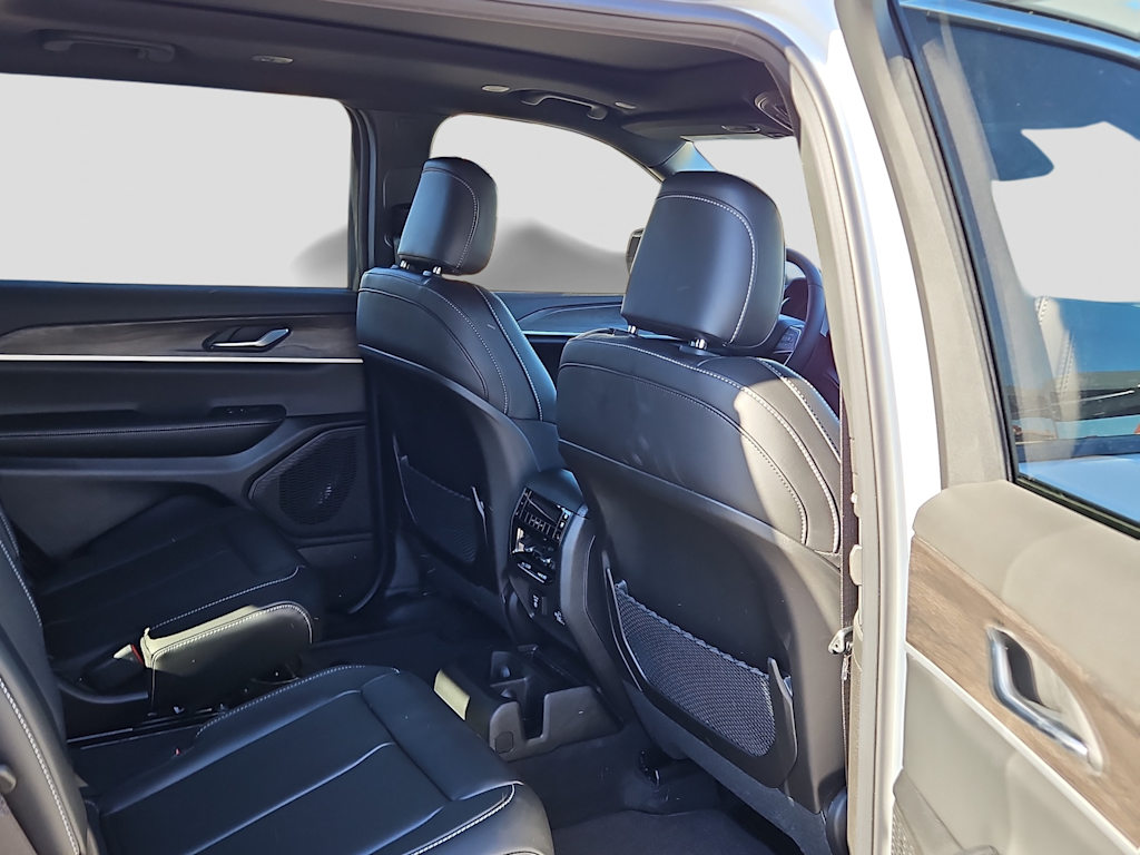 Thumbnail: 2025 Jeep Grand Cherokee L - 21