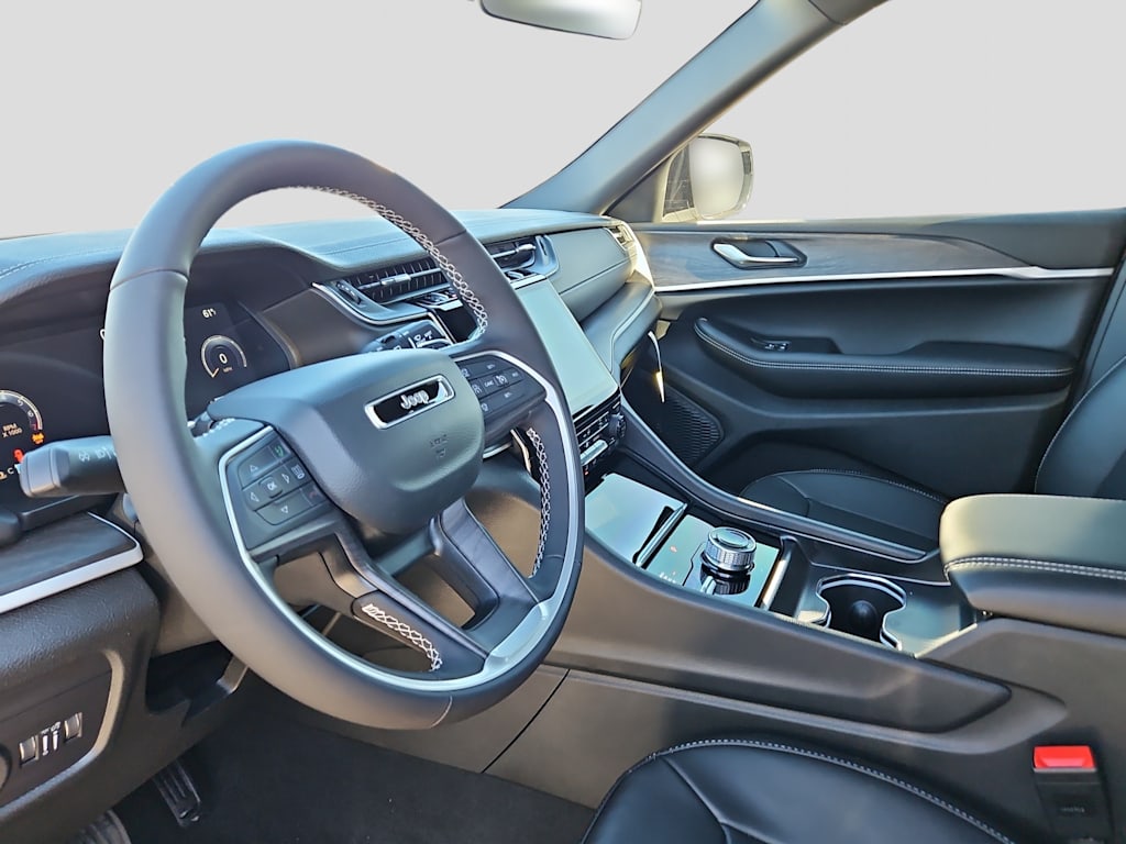 Thumbnail: 2025 Jeep Grand Cherokee L - 2