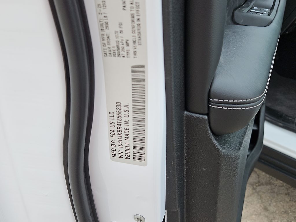 Thumbnail: 2026 Jeep Grand Cherokee L - 18