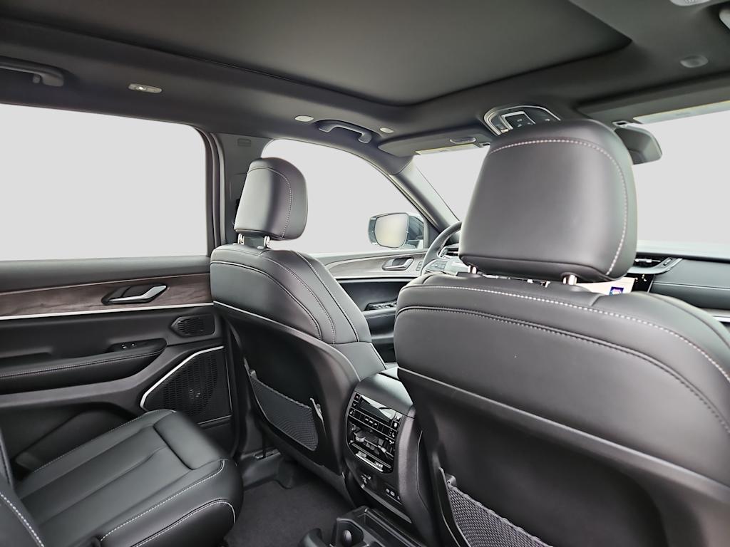 Thumbnail: 2026 Jeep Grand Cherokee L - 24