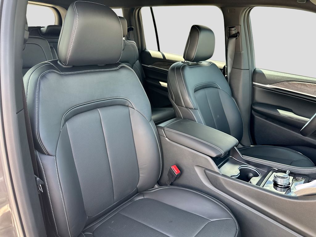 Thumbnail: 2026 Jeep Grand Cherokee L - 27