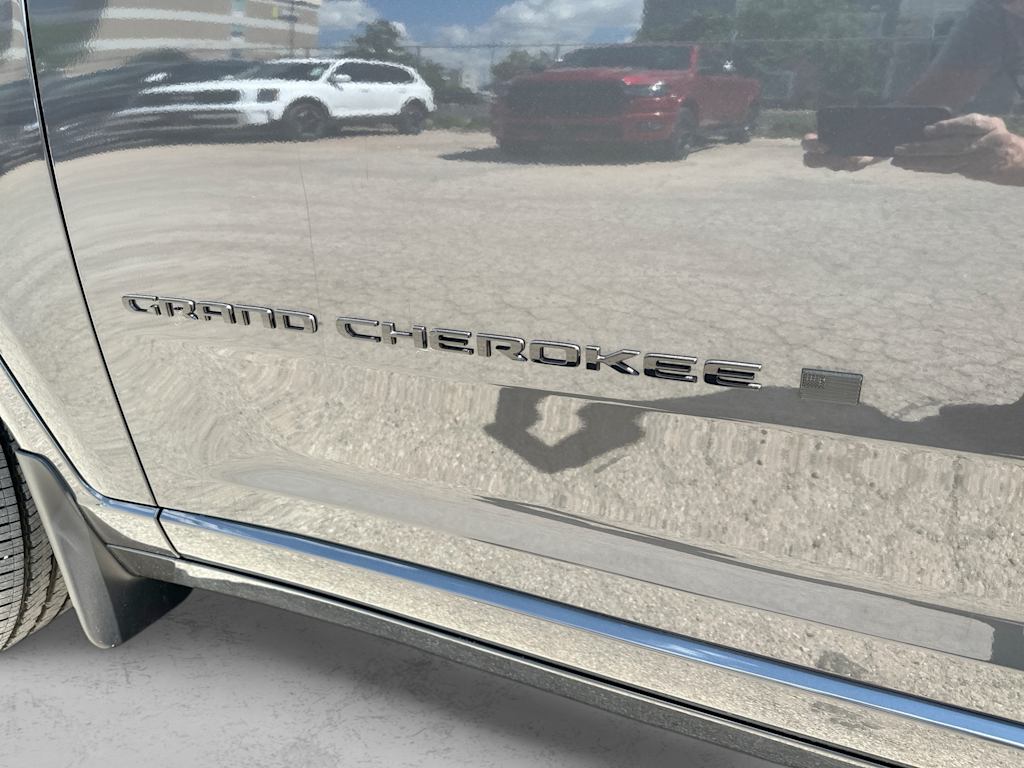 Thumbnail: 2026 Jeep Grand Cherokee L - 7