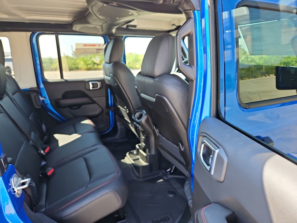 Thumbnail: 2025 Jeep Wrangler - 25