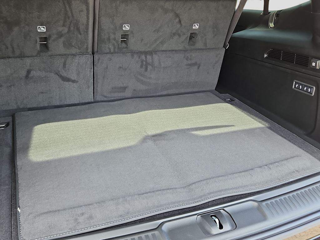 Thumbnail: 2026 Jeep Grand Wagoneer L - 12