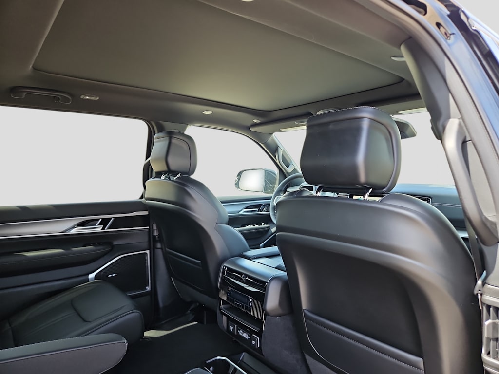 Thumbnail: 2026 Jeep Grand Wagoneer L - 10