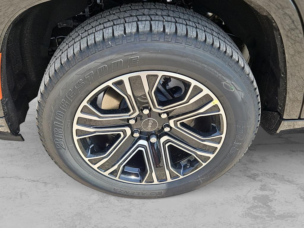 Thumbnail: 2026 Jeep Grand Wagoneer L - 6