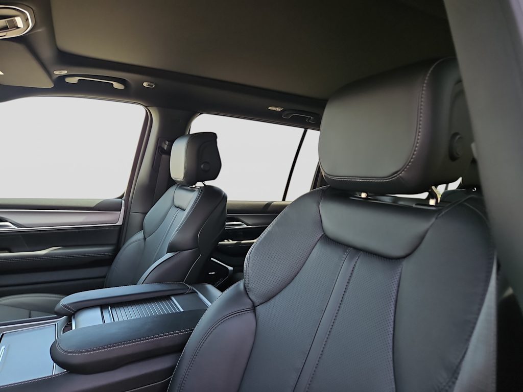 Thumbnail: 2026 Jeep Grand Wagoneer L - 8