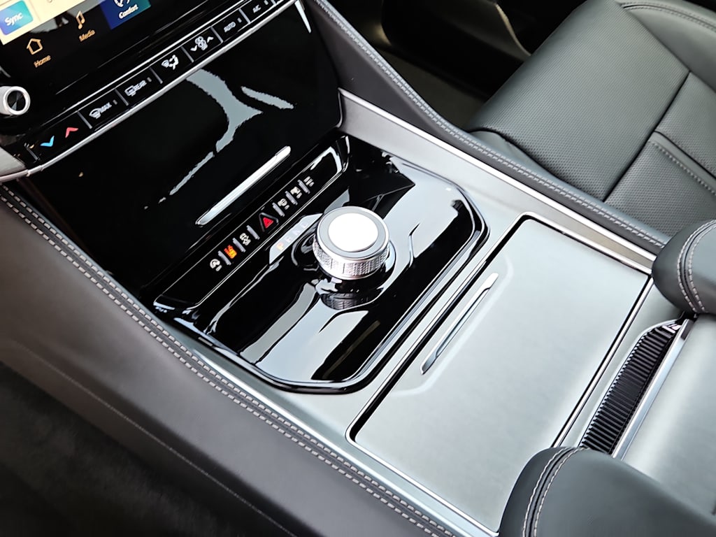 Thumbnail: 2026 Jeep Grand Wagoneer L - 13