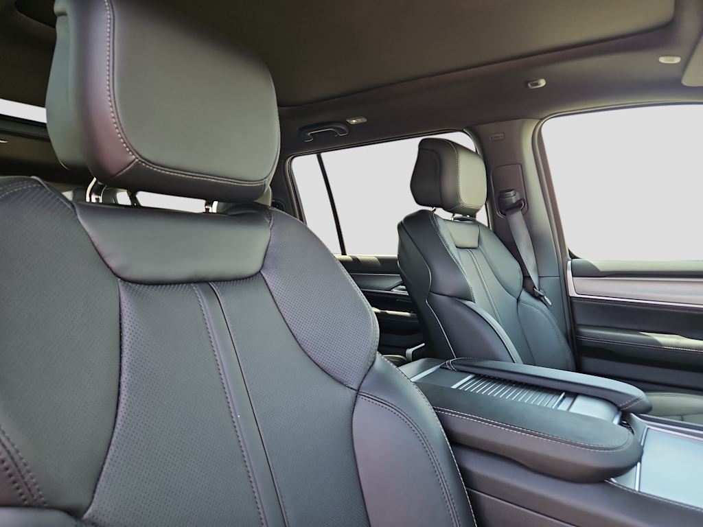 Thumbnail: 2026 Jeep Grand Wagoneer L - 9