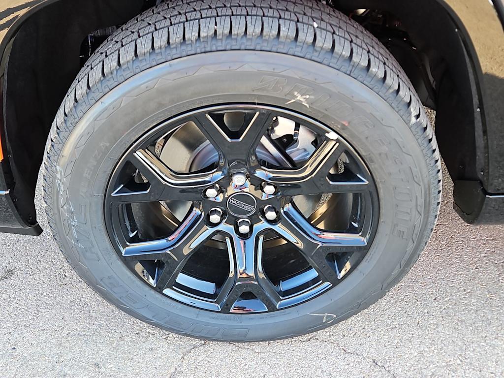 Thumbnail: 2025 Jeep Wagoneer - 8