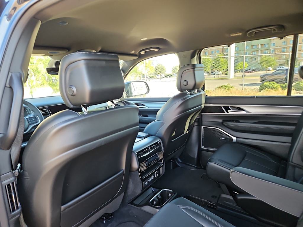 Thumbnail: 2025 Jeep Wagoneer - 13