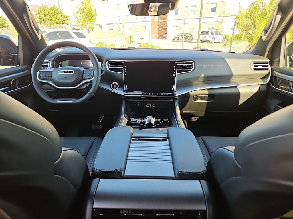 Thumbnail: 2025 Jeep Wagoneer - 10