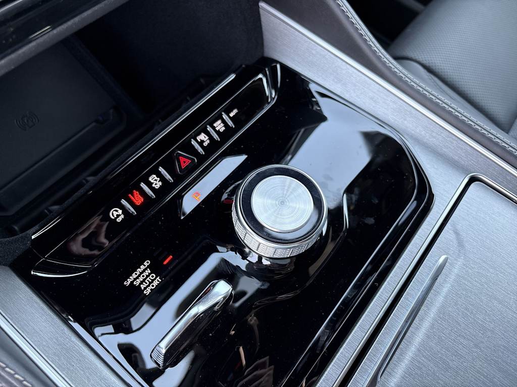 Thumbnail: 2025 Jeep Wagoneer - 13