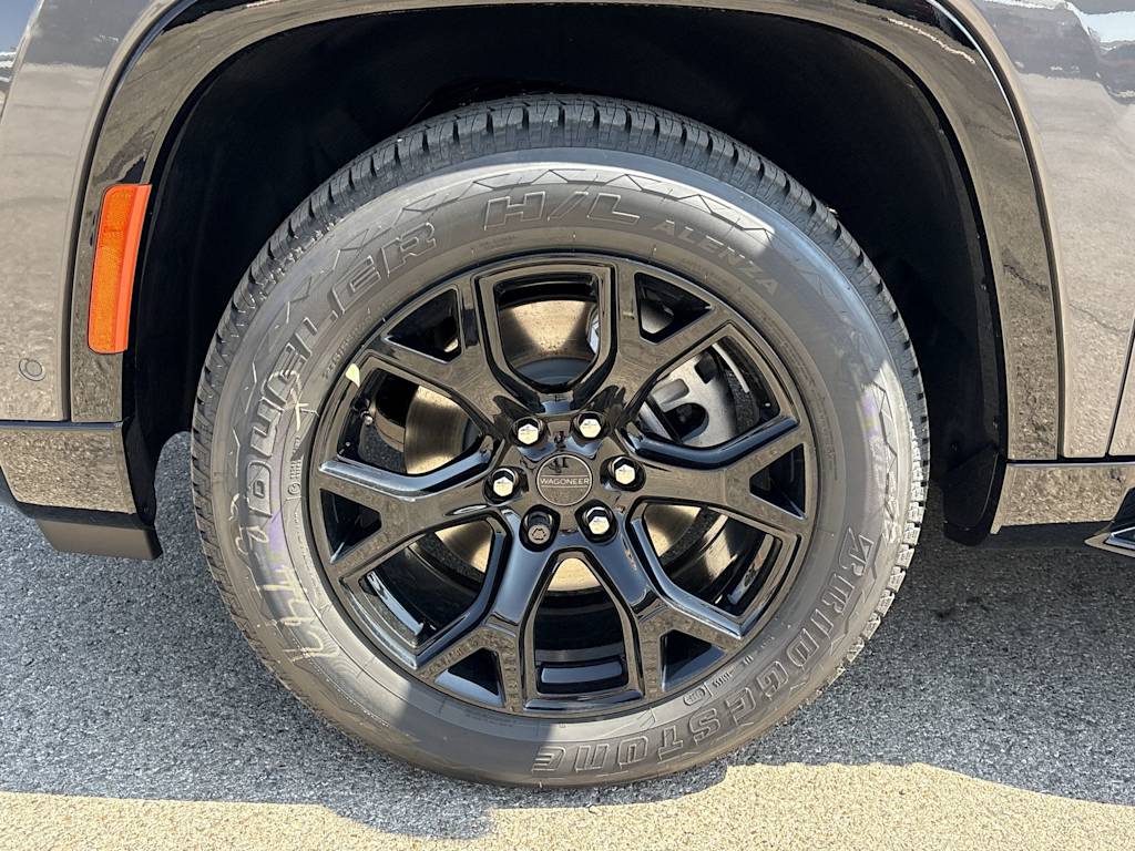 Thumbnail: 2025 Jeep Wagoneer - 8