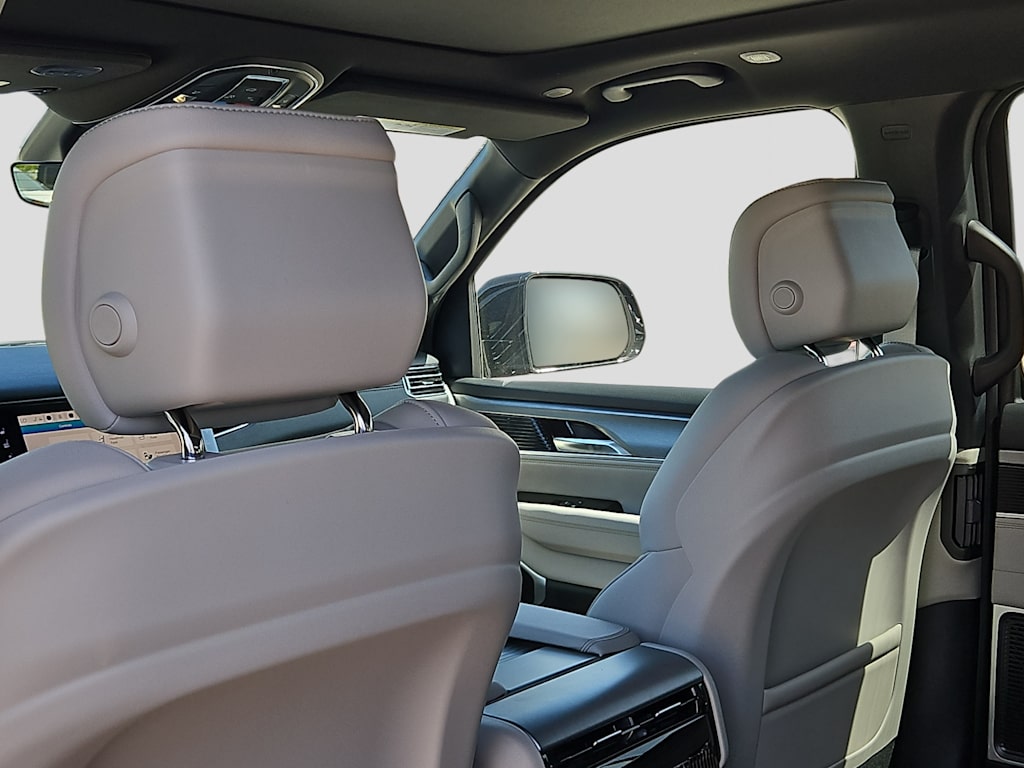 Thumbnail: 2026 Jeep Grand Wagoneer - 9
