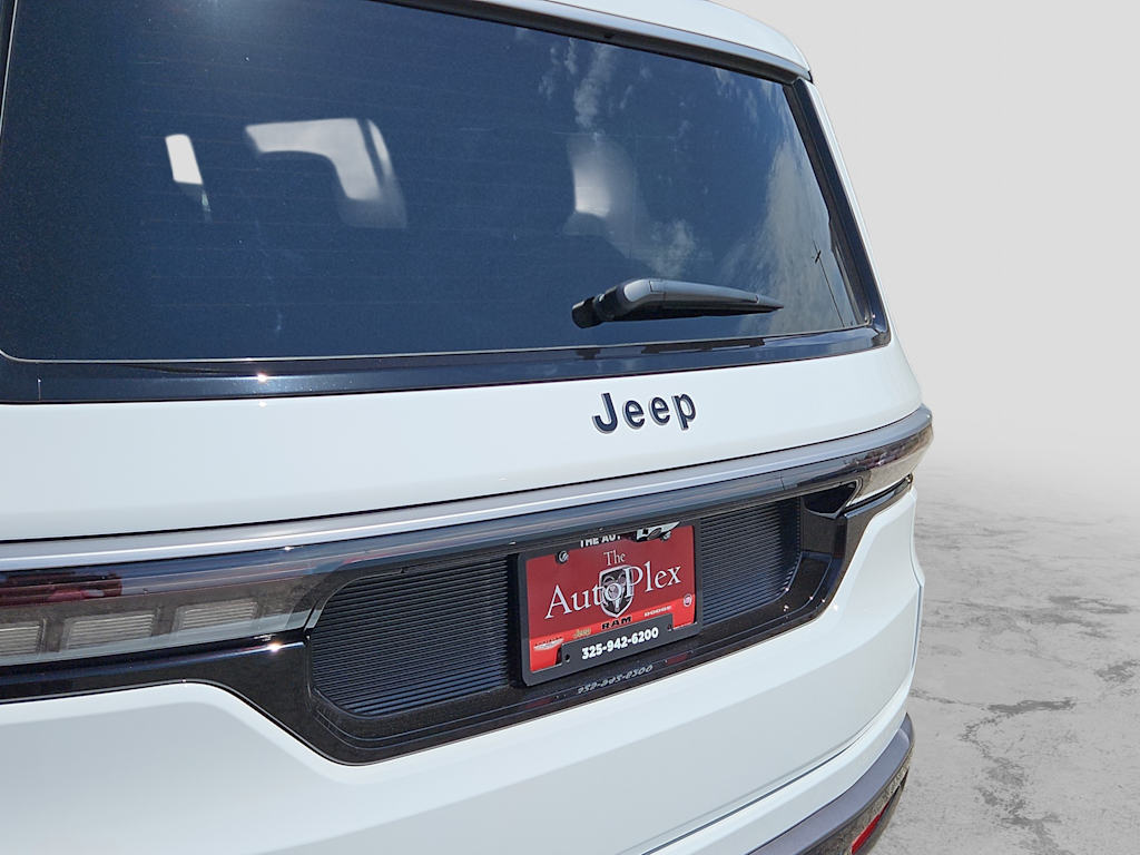 Thumbnail: 2026 Jeep Grand Wagoneer - 24