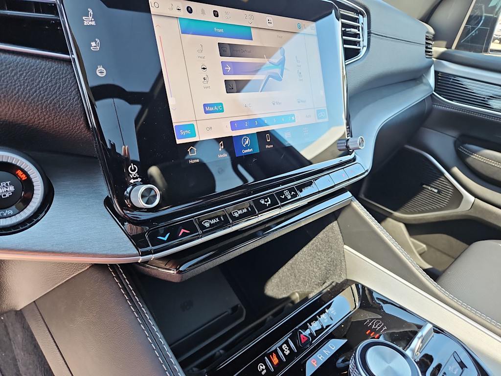 Thumbnail: 2025 Jeep Wagoneer - 24